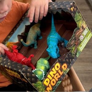 ISO Dino World Dinosaur Toy Set